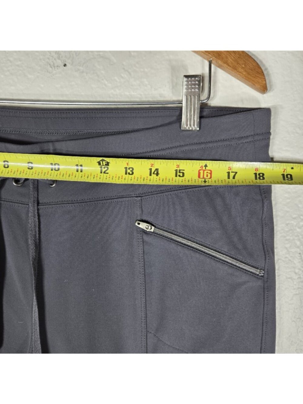 Athleta Metro Slouch XL Joggers Pants Black Drawstring Zip Pocket Dark Gray - Picture 11 of 16